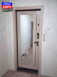 Титан (мет/МДФ зеркало) чёрная фурнитура