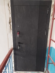 ПИКАССО (скол камня блэк+лакобель чёрная/белый мат)