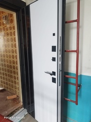 ПИКАССО (скол камня блэк+лакобель чёрная/белый мат)