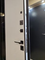 ПИКАССО (скол камня блэк+лакобель чёрная/белый мат)